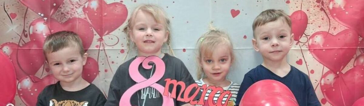 Dzień Kobiet gr. Smerfy